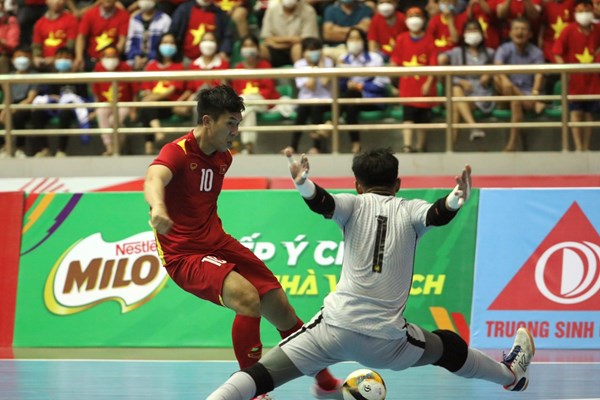 Thắng đậm Malaysia, tuyển Futsal Việt Nam vươn đầu bảng - Anh 3