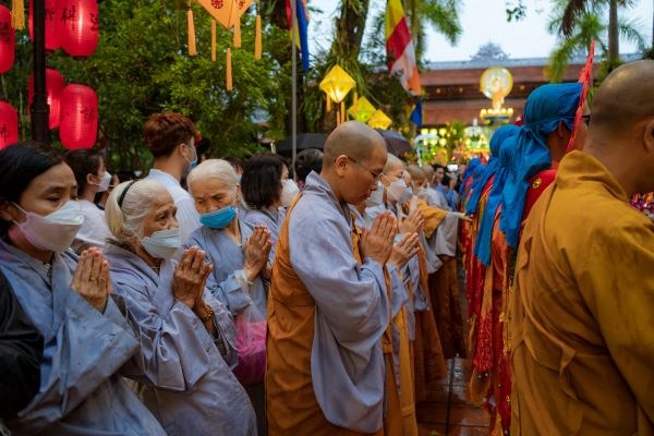 Trang nghiêm lễ rước Phật tại Huế - Anh 3