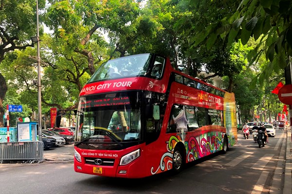 Đoàn vận động viên Thái Lan khám phá Hà Nội trên xe buýt 2 tầng - Anh 4