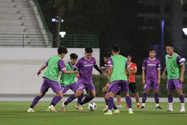 Tuyển U23 Việt Nam có buổi tập đầu tiên ở UAE - Anh 1