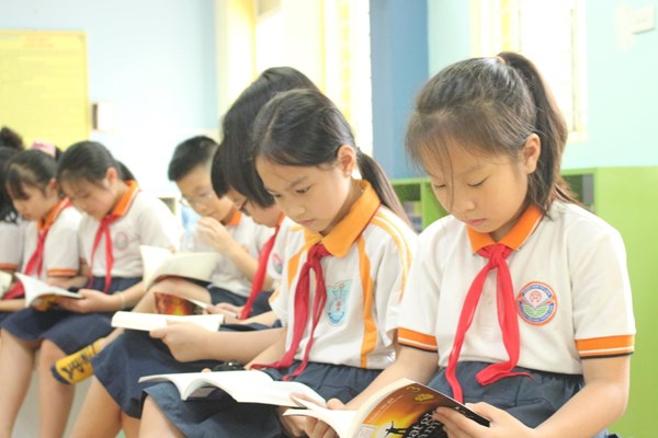 Phát triển văn hóa đọc trong nhà trường: Học chưa thật sự đi đôi với… đọc - Anh 1