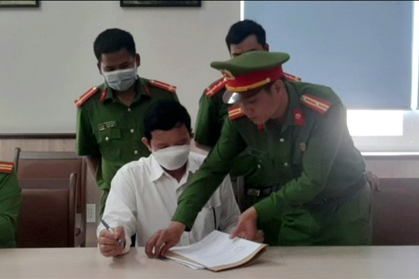 Đắk Lắk: Giám đốc CDC tỉnh và thuộc cấp bị khởi tố, bắt giam - Anh 2