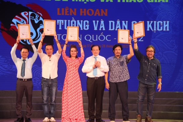 Tuồng và Dân ca kịch 