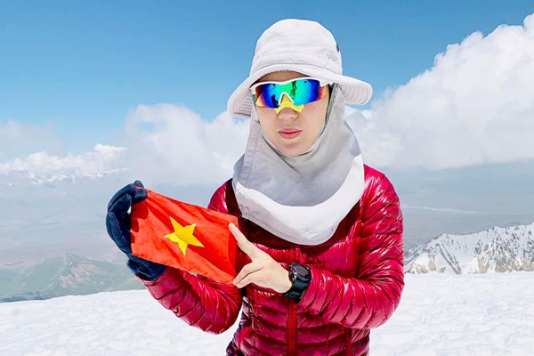 Chuyện người phụ nữ Việt Nam đầu tiên chinh phục nóc nhà thế giới Everest - Anh 2