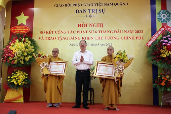 Phật giáo Quận 3, TP.HCM đón nhận Bằng khen của Thủ tướng Chính phủ - Anh 2