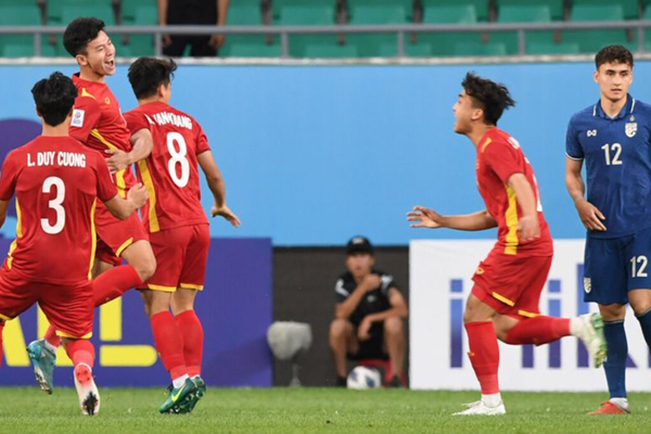 Thủng lưới phút cuối, U23 Việt Nam chia điểm với U23 Thái Lan - Anh 1
