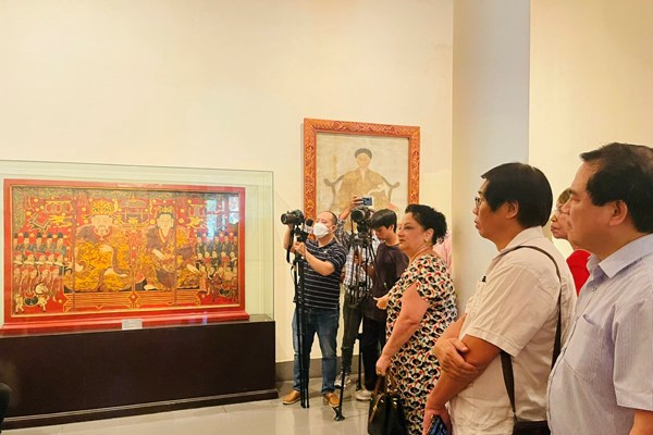 Các đại sứ, chuyên gia UNESCO choáng ngợp với nghệ thuật sơn mài Việt Nam - Anh 5
