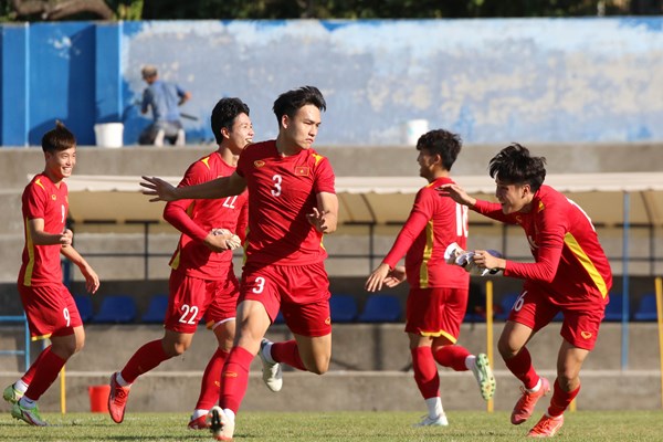U23 Việt Nam trở lại tập luyện, chuẩn bị cho trận đấu với U23 Malaysia - Anh 2