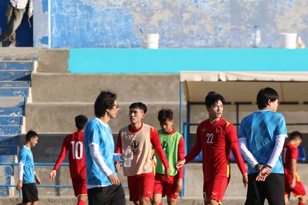 U23 Việt Nam trở lại tập luyện, chuẩn bị cho trận đấu với U23 Malaysia - Anh 1