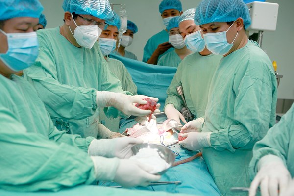 Ca hiến tạng sau chết não đầu tiên ở miền Trung cứu sống 2 bệnh nhân - Anh 2
