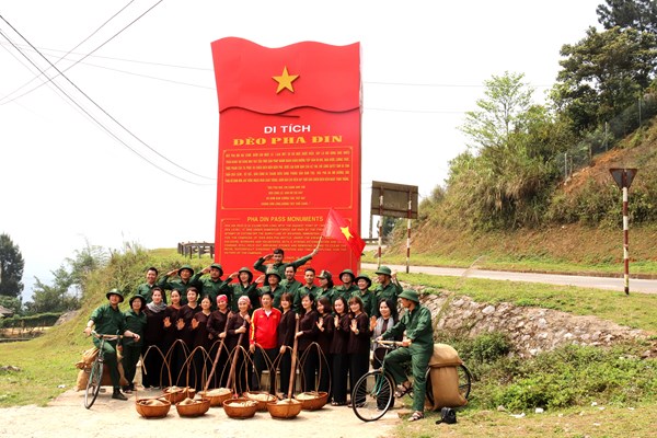 Ủng hộ tỉnh Điện Biên đăng cai tổ chức Năm Du lịch quốc gia 2024 - Anh 2
