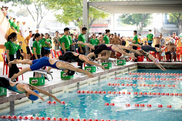 Sôi động các giải thể thao học đường tại Huế và Đà Nẵng - Anh 2