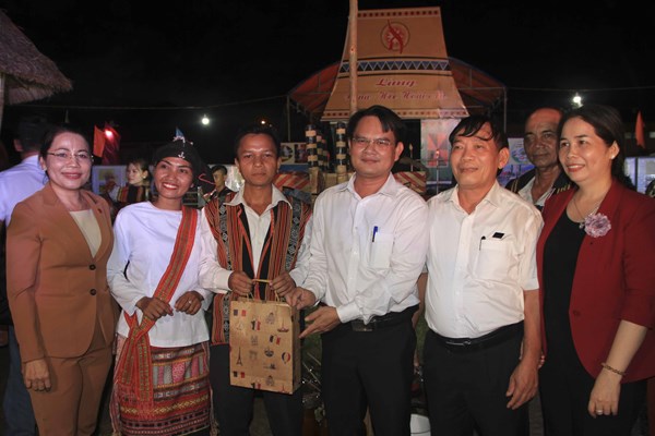 Tưng bừng Ngày hội VHTT các dân tộc thiểu số miền núi tỉnh Bình Định - Anh 3