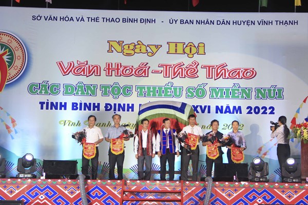 Tưng bừng Ngày hội VHTT các dân tộc thiểu số miền núi tỉnh Bình Định - Anh 7