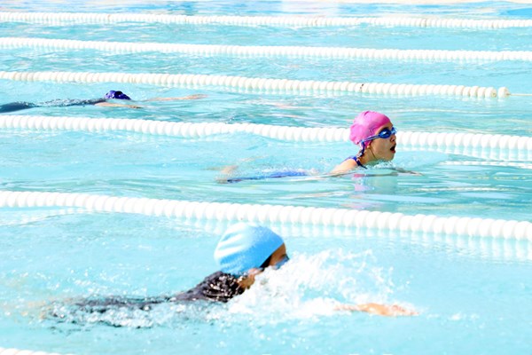Bắc Ninh phát động toàn dân tập luyện môn bơi, phòng đuối nước - Anh 1