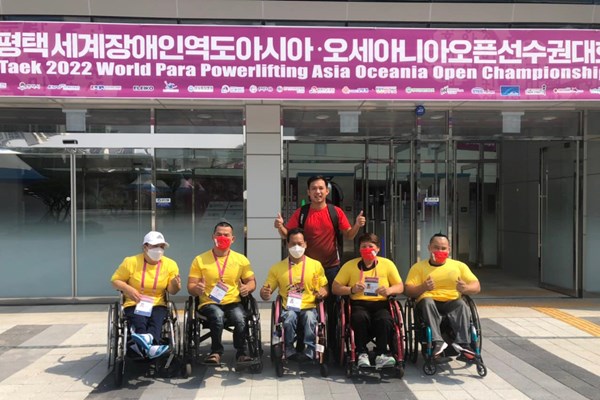 Cử tạ người khuyết tật Việt Nam giành 3 HCB và 1 HCĐ tại vòng loại Paralympic 2024 - Anh 1