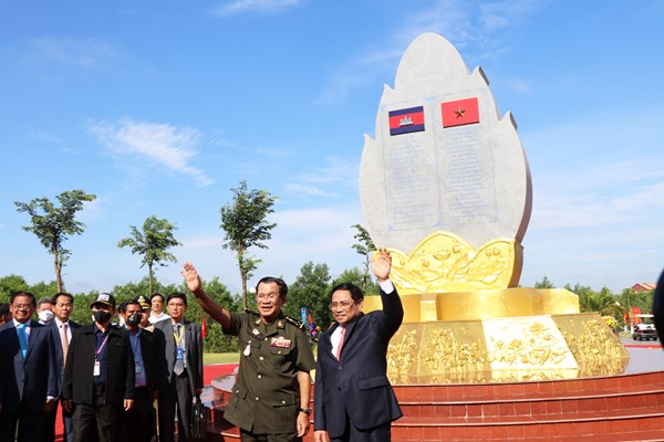 Thủ tướng Campuchia: Sự giúp đỡ của nhân dân Việt Nam với nhân dân Campuchia không thể diễn tả hết bằng lời - Anh 1