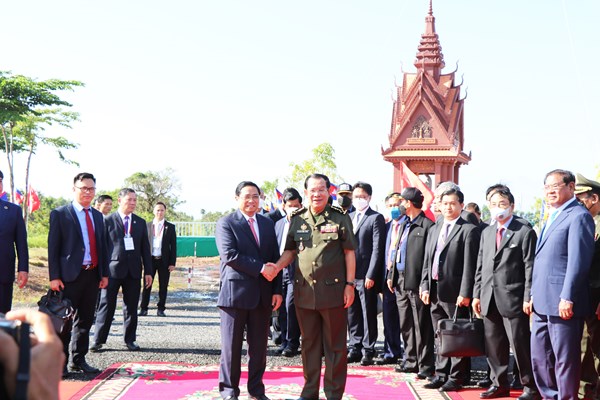 Thủ tướng Campuchia: Sự giúp đỡ của nhân dân Việt Nam với nhân dân Campuchia không thể diễn tả hết bằng lời - Anh 2