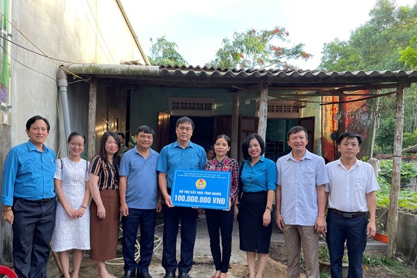 Công đoàn Bộ VHTTDL hỗ trợ xây nhà tình nghĩa tại Đông Hà, Quảng Trị - Anh 1