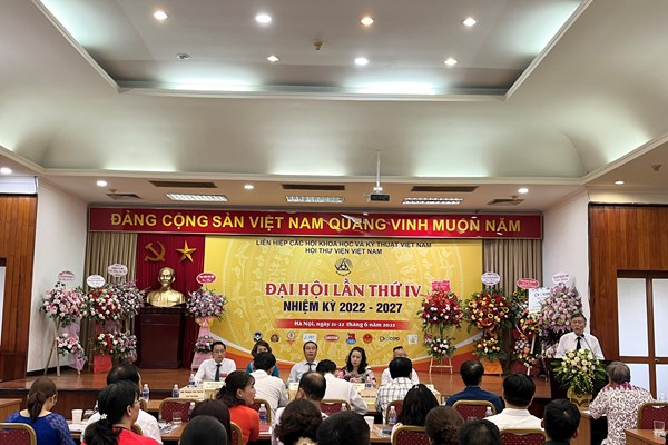 Ông Nguyễn Hữu Giới tái đắc cử Chủ tịch Hội Thư viện Việt Nam - Anh 1