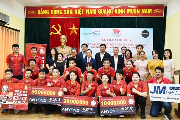 Trao thưởng gần 370 triệu đồng cho đội tuyển bắn súng Việt Nam - Anh 3