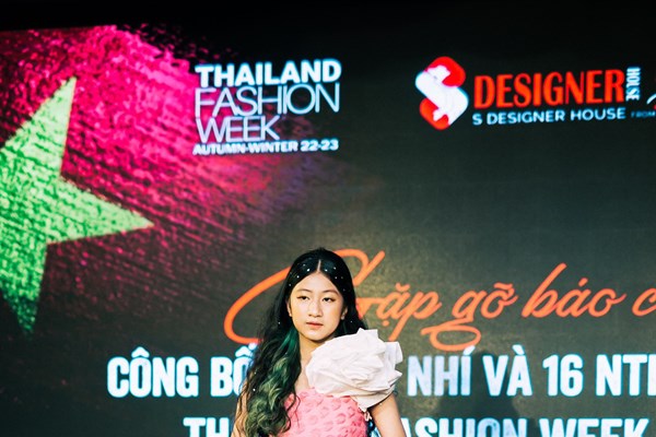 Khát vọng đưa thời trang Việt ra “biển lớn” - Anh 6
