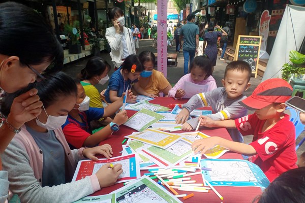 Đường Sách đa dạng các hoạt động mừng ngày gia đình Việt Nam - Anh 1