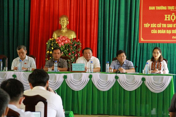 Bộ trưởng Nguyễn Văn Hùng tiếp xúc cử tri tỉnh Kon Tum - Anh 1