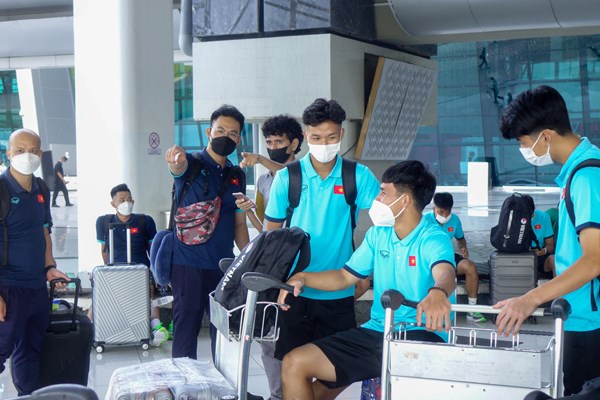 U19 Việt Nam đã tới Indonesia, ổn định nơi “đóng quân” - Anh 1