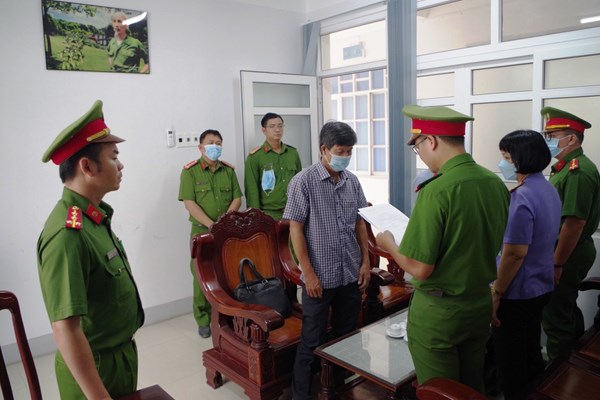 Ninh Thuận: Cho thuê hàng nghìn m2 đất trái quy định, 4 cán bộ bị khởi tố - Anh 1