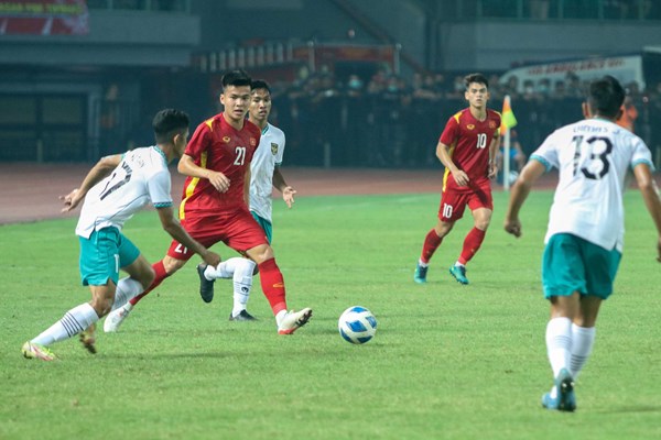 U19 Việt Nam chia điểm với U19 Indonesia - Anh 1
