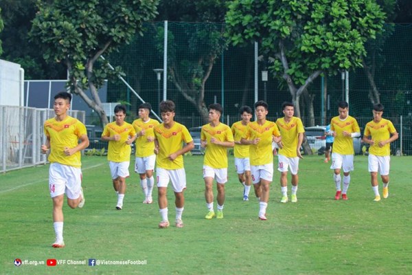 U19 Việt Nam tập hồi phục, chuẩn bị cho trận gặp U19 Philippines - Anh 1