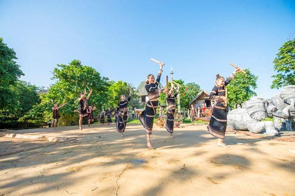 “Xuyên Việt” khám phá tinh hoa lễ hội khắp 3 miền tại VinWonders Nam Hội An - Anh 6