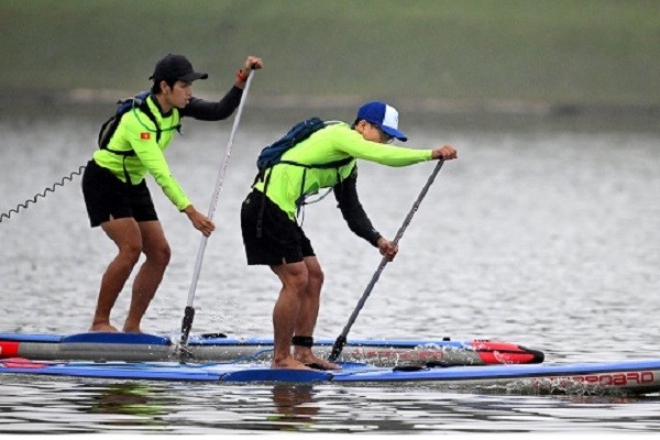 Lâm Đồng: Sôi động giải đua chèo ván đứng trên hồ Xuân Hương - Anh 2