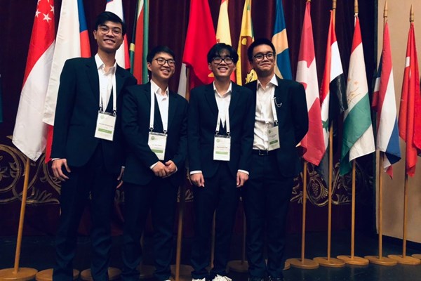 4/4 học sinh Việt Nam đoạt huy chương tại Olympic Sinh học Quốc tế năm 2022 - Anh 1