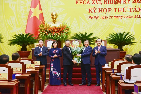 Ông Trần Sỹ Thanh được bầu giữ chức danh Chủ tịch UBND thành phố Hà Nội nhiệm kỳ 2021-2026 - Anh 1