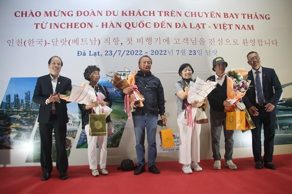 Lâm Đồng đón chuyến bay thẳng đầu tiên từ Hàn Quốc - Anh 1