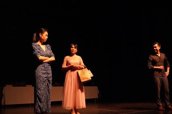 Kiệt tác“Hedda Gabler” được dàn dựng trên sân khấu Việt - Anh 2