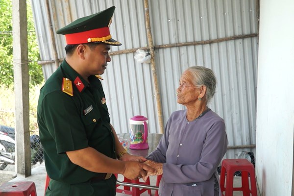 Tri ân, phụng dưỡng mẹ Việt Nam anh hùng ở Quảng Ngãi - Anh 1