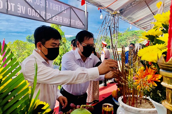 TP Hà Tiên, Kiên Giang tổ chức Lễ truy điệu, an táng 175 hài cốt liệt sĩ - Anh 2