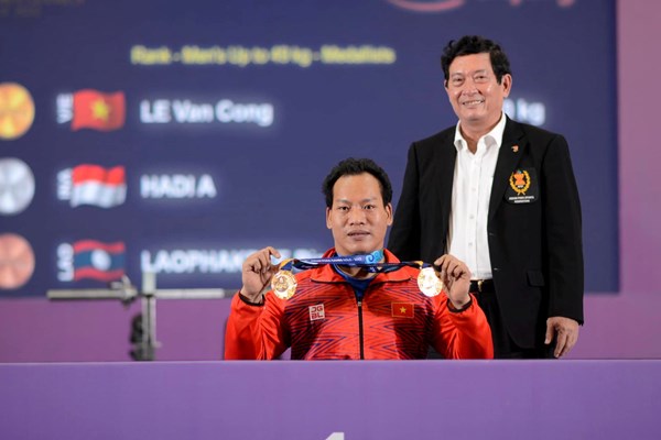 Lực sĩ Lê Văn Công giành HCV ASEAN Para Games 2022 - Anh 1