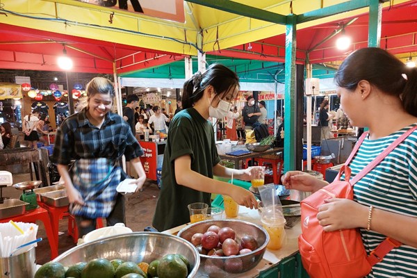 Đà Nẵng: Hơn 20 du khách ngộ độc thực phẩm đã xuất viện - Anh 2