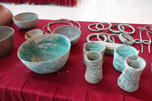 Bình Định: Bảo tàng Quang Trung tiếp nhận 65 hiện vật thời Tây Sơn - Anh 3