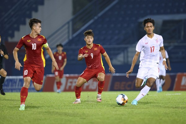 U19 Việt Nam thắng trận ra quân giải quốc tế ở Bình Dương - Anh 1