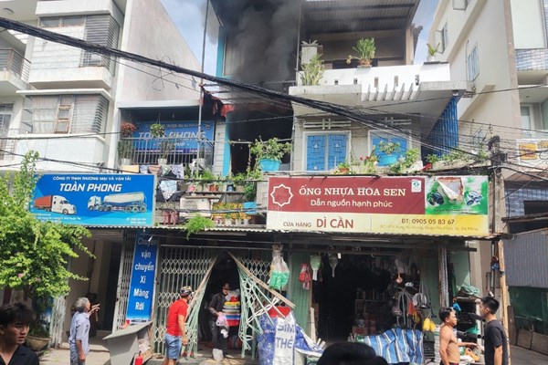 3 mẹ con tử vong thương tâm trong vụ cháy nhà tại Đà Nẵng - Anh 1