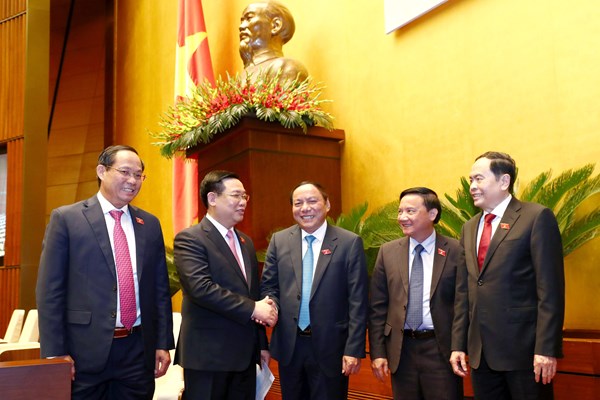 Cử tri cả nước đánh giá rất cao phần trả lời chất vấn của Bộ trưởng Nguyễn Văn Hùng - Anh 1