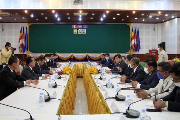 Thứ trưởng Hoàng Đạo Cương hội đàm với lãnh đạo tỉnh Siem Reap - Anh 1