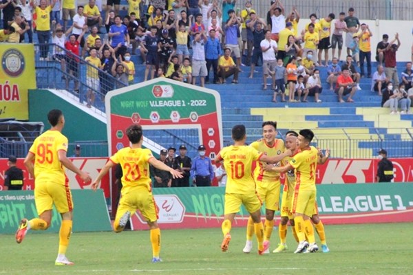 Đông Á Thanh Hóa được thưởng 1 tỉ đồng sau trận thắng Hồng Lĩnh Hà Tĩnh - Anh 1