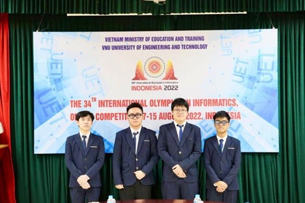 4/4 học sinh Việt Nam giành huy chương tại Olympic Tin học quốc tế 2022 - Anh 1