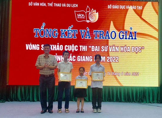 Trao giải Cuộc thi Đại sứ Văn hóa đọc Bắc Giang năm 2022 - Anh 1